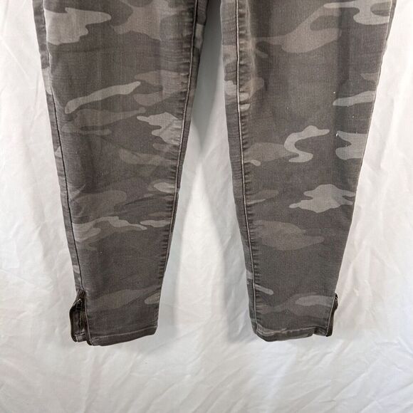 Jolt Jeans Women's 28W Green Camo Stretchy Mid Rise Cotton Blend Pockets - Picture 3 of 11